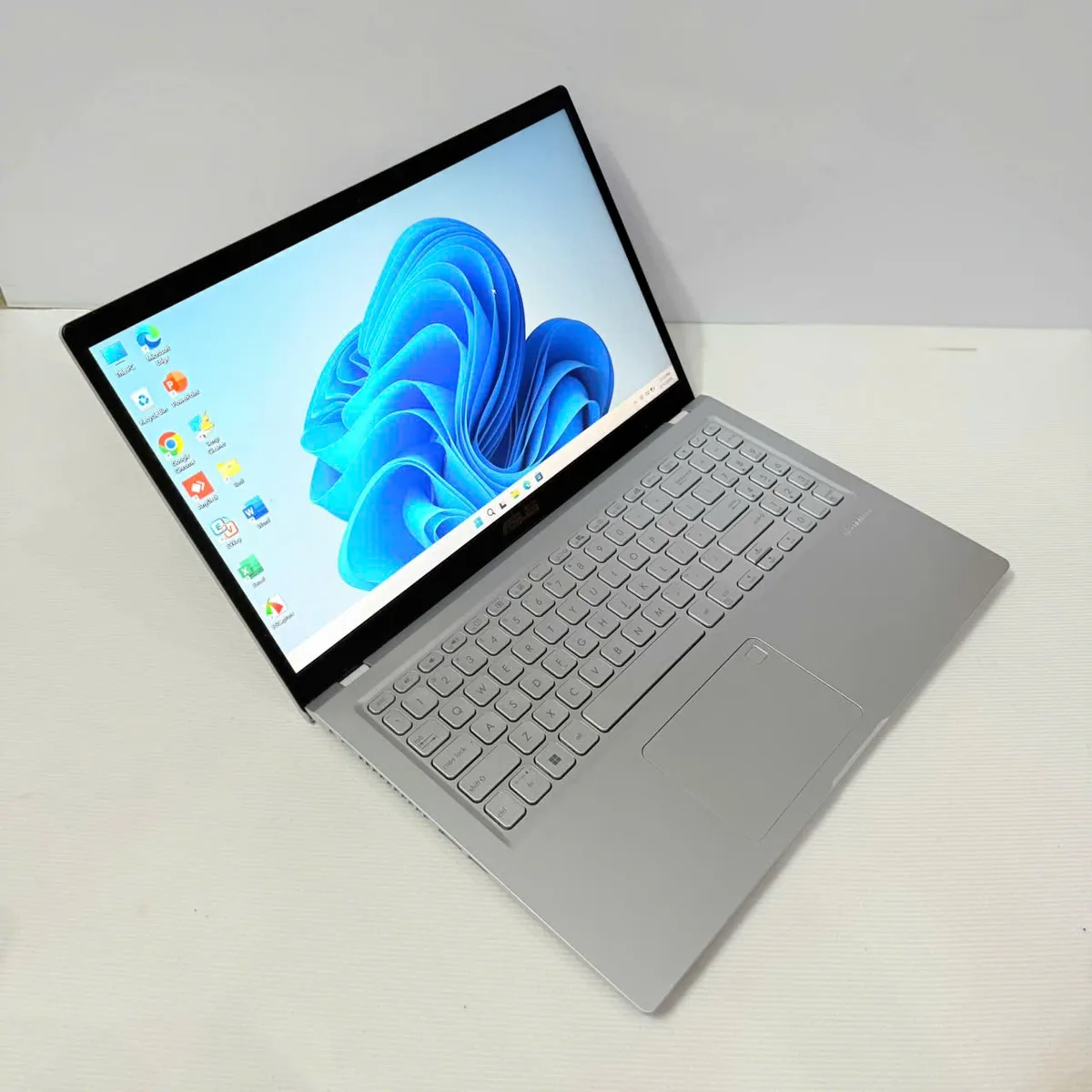 Laptop Asus VivoBook X515EA| i3-1115G4| 8GB RAM| 256GB SSD| 15.6” FHD| Bạc