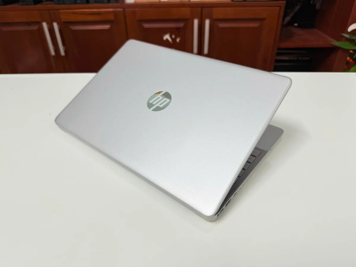 HP 15 DW4145C i5-1235U