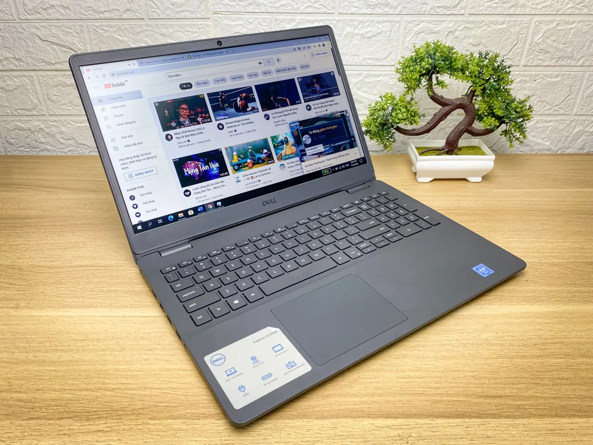 Laptop Dell Inspiron 3502, i3-1135G7 / RAM 8GB / SSD 256GB