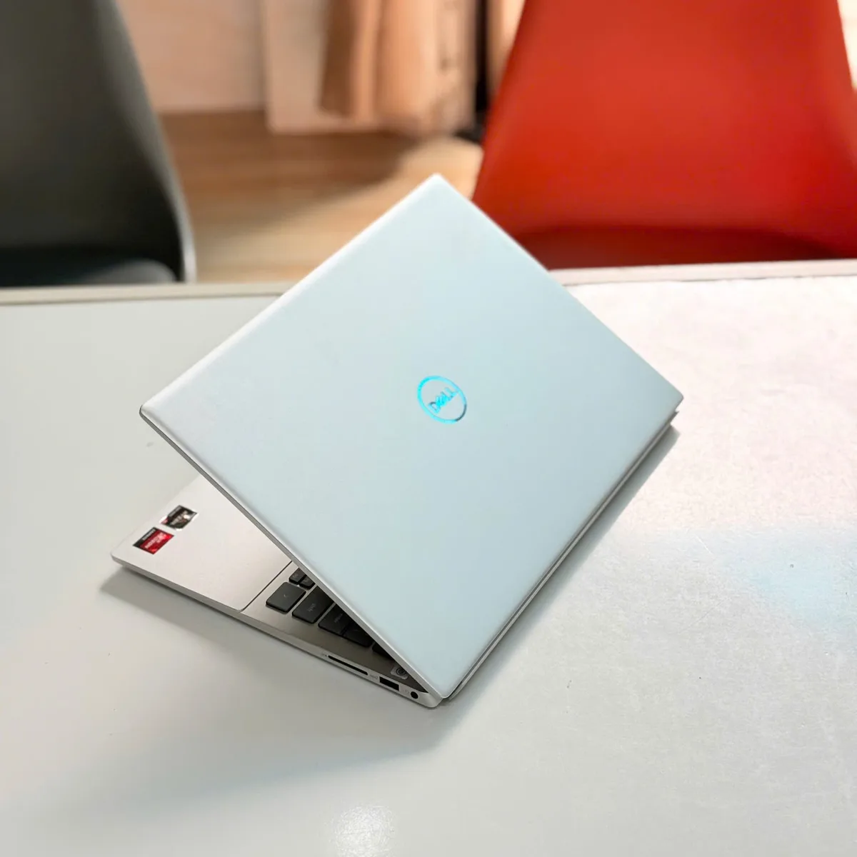 Laptop Dell Inspiron 14 5425 Ryzen 5 5625U / RAM 8GB / SSD 256GB / Radeon Graphics