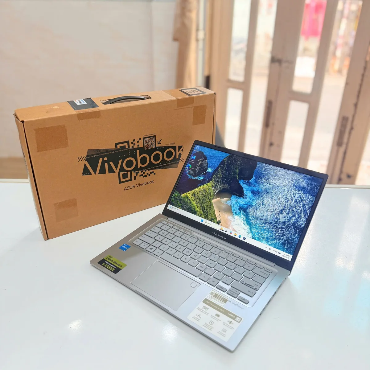 ASUS Vivobook X1404ZA